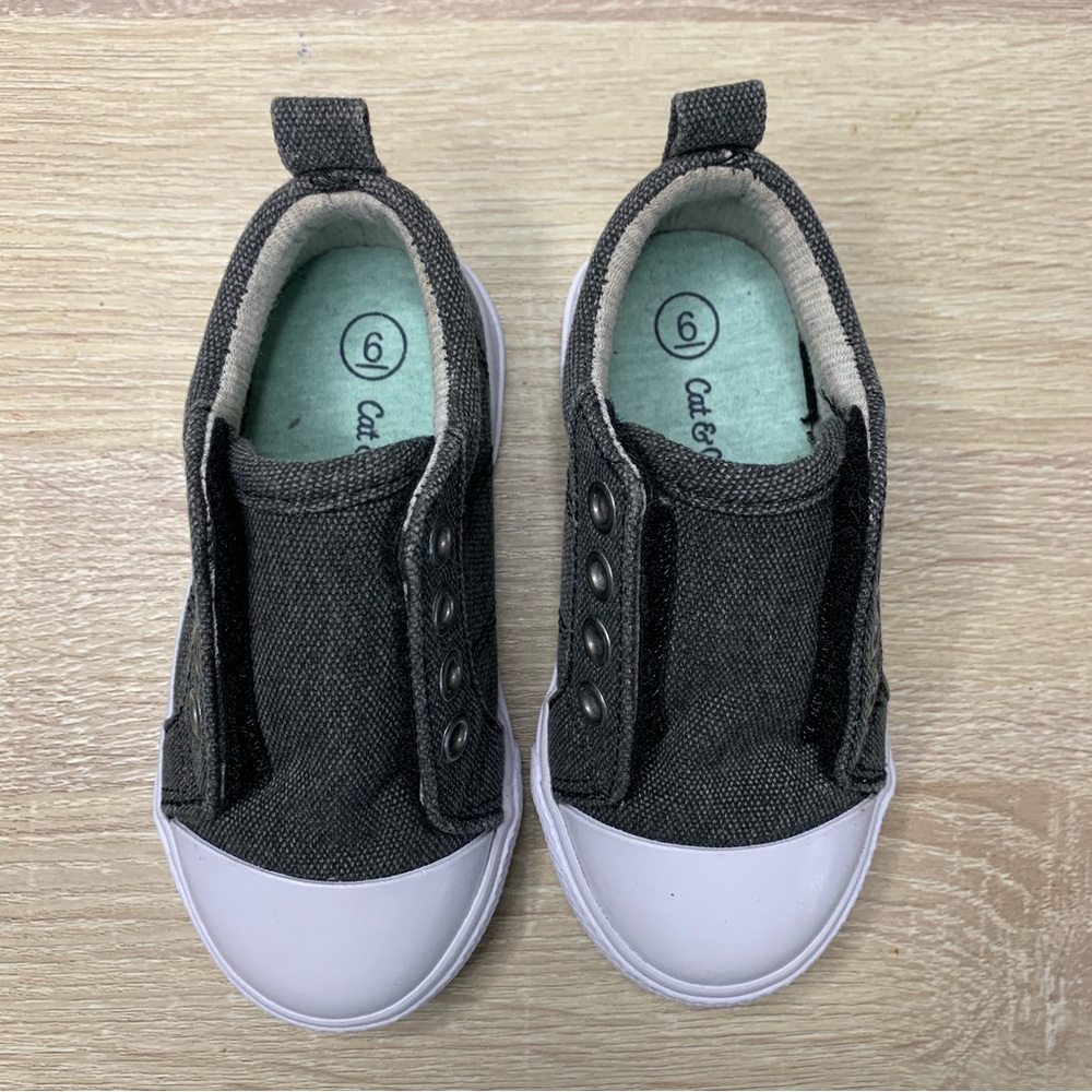 Cat and Jack boys Size 6 Denim Rubber White Capped Slip-On Velcro shoe